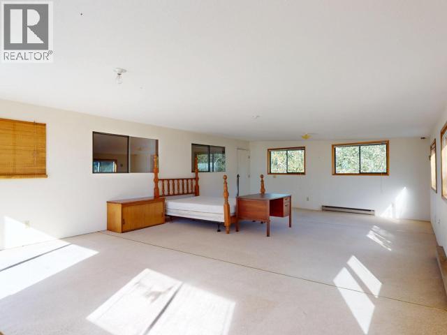 7173 WESTMINSTER STREET, Powell River