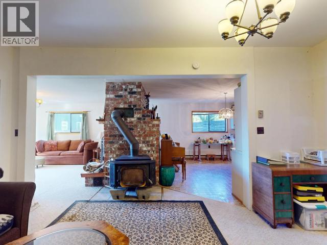 7173 WESTMINSTER STREET, Powell River