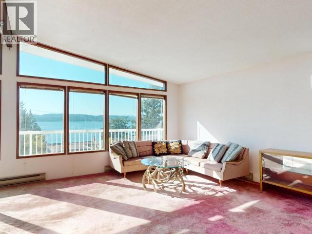 7173 WESTMINSTER STREET, Powell River