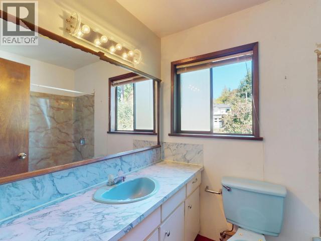 7173 WESTMINSTER STREET, Powell River