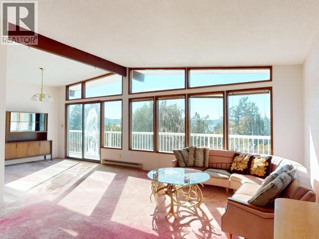7173 WESTMINSTER STREET, Powell River