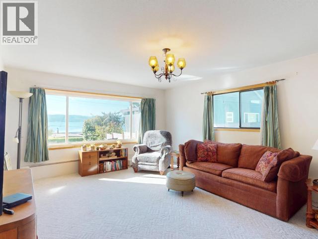 7173 WESTMINSTER STREET, Powell River