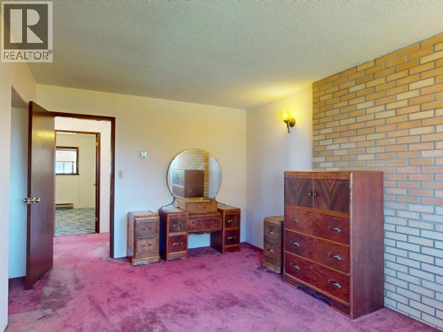 7173 WESTMINSTER STREET, Powell River