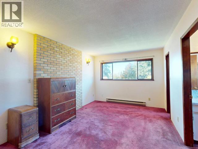 7173 WESTMINSTER STREET, Powell River