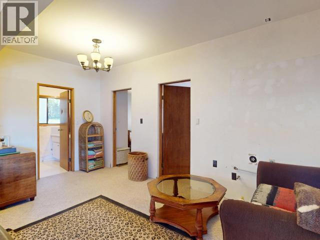 7173 WESTMINSTER STREET, Powell River
