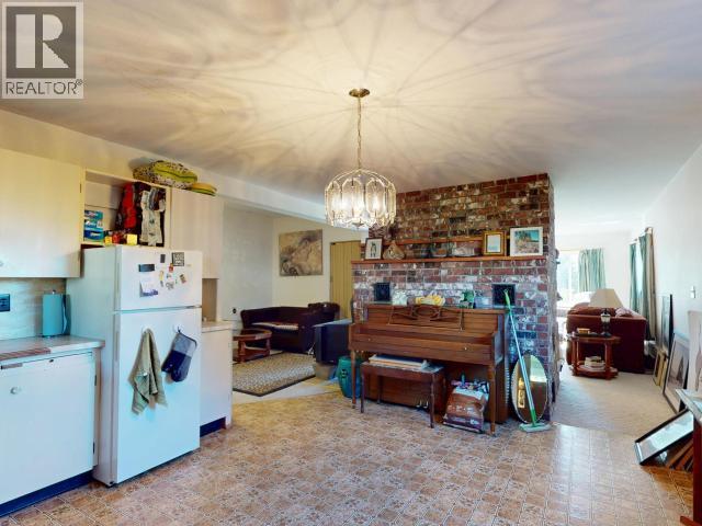 7173 WESTMINSTER STREET, Powell River