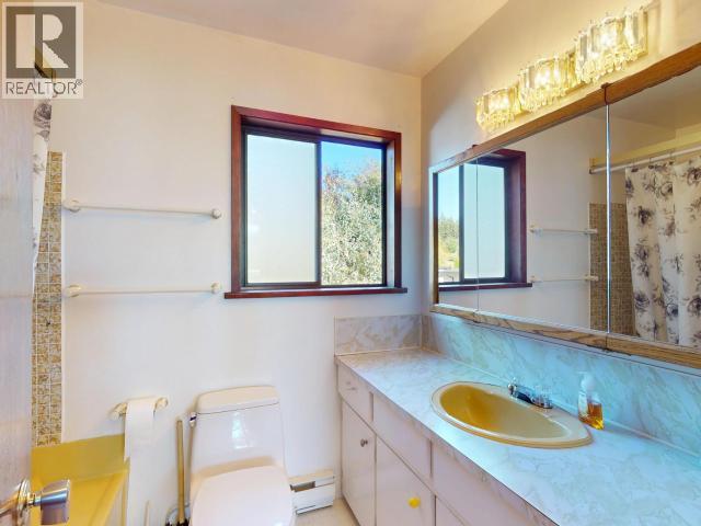 7173 WESTMINSTER STREET, Powell River
