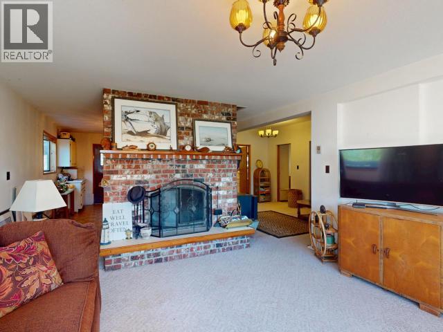 7173 WESTMINSTER STREET, Powell River