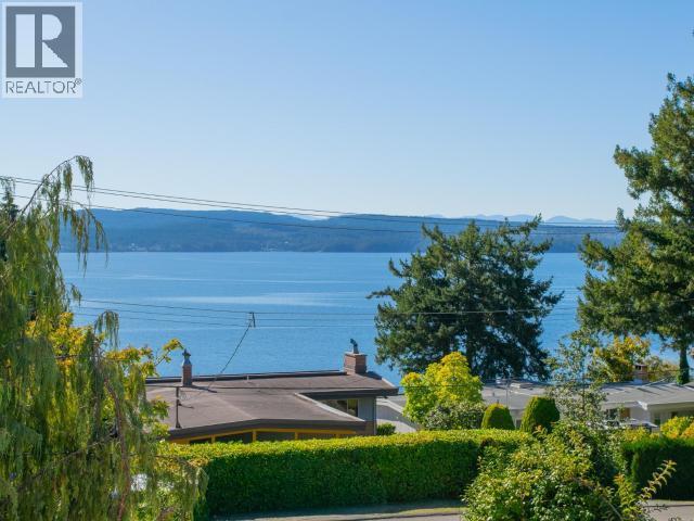 7173 WESTMINSTER STREET, Powell River