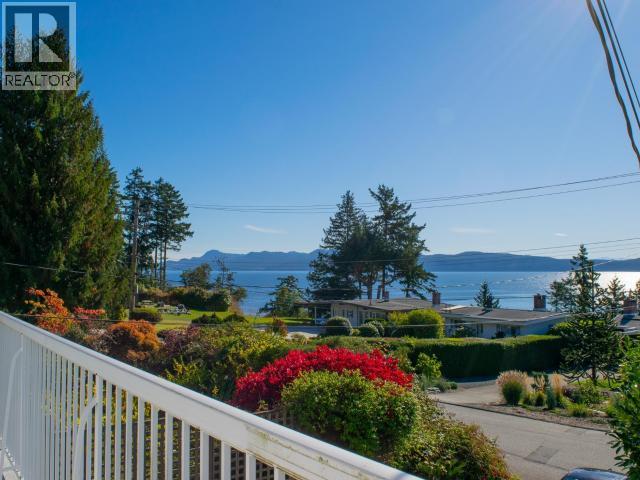 7173 WESTMINSTER STREET, Powell River