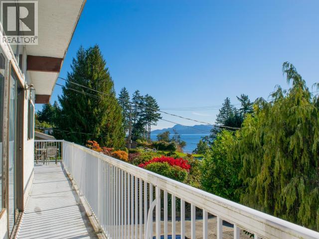 7173 WESTMINSTER STREET, Powell River