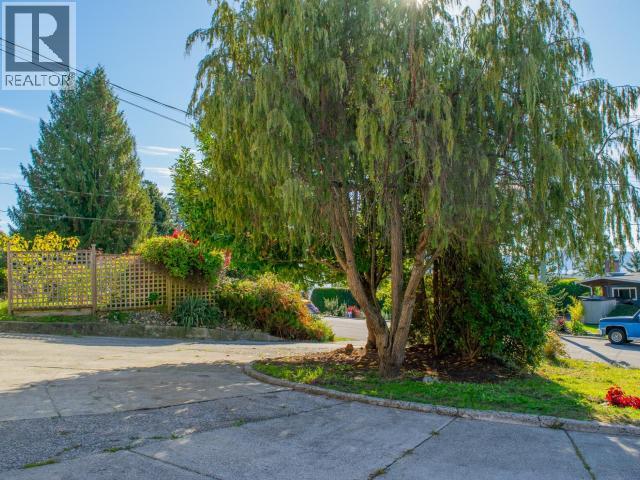 7173 WESTMINSTER STREET, Powell River
