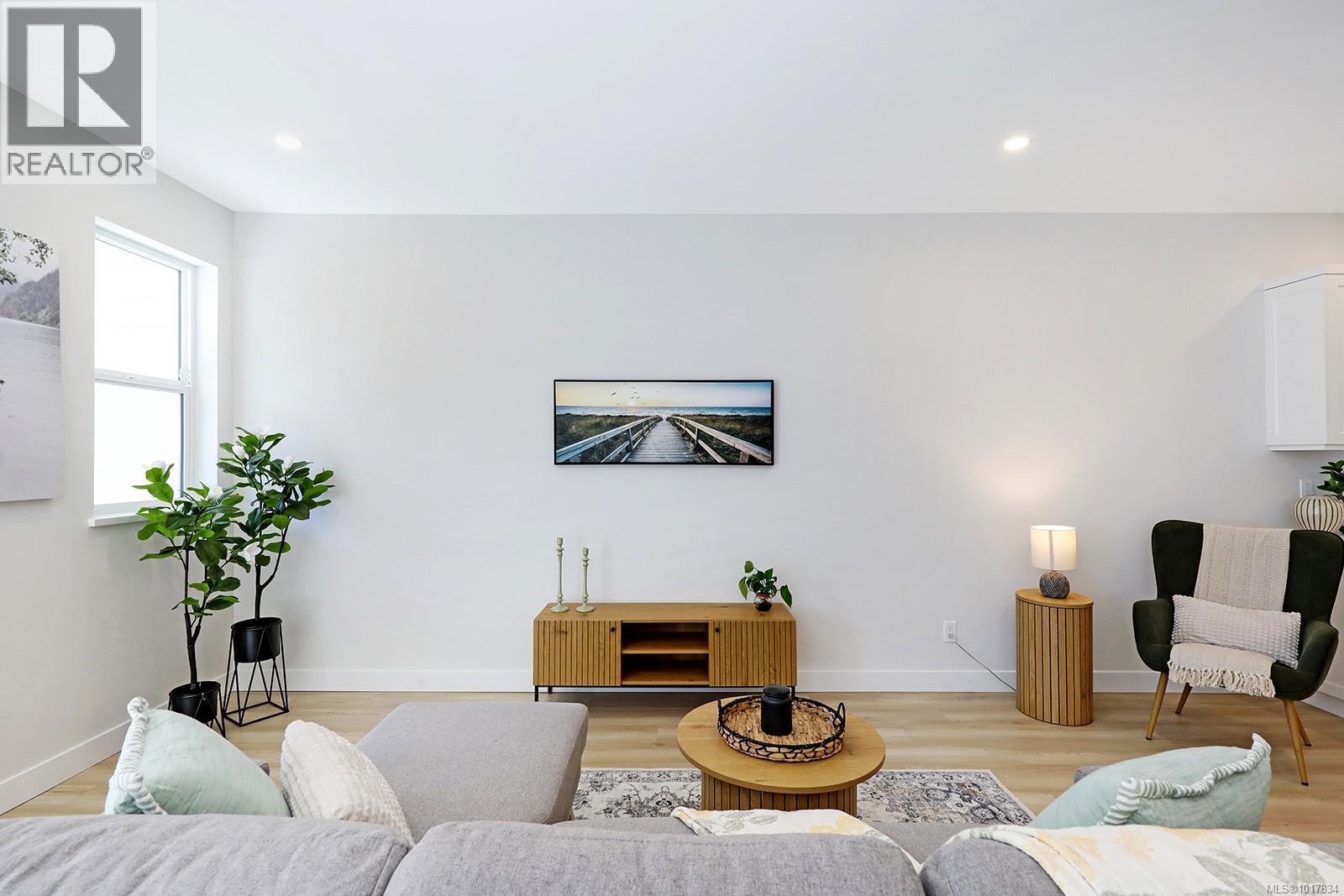 25 1505 Croation Rd, Campbell River