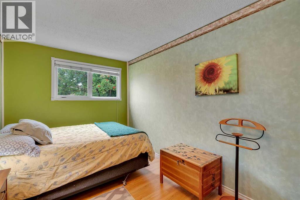 Single Family House 4 Level for Sale in   Avenue NE Rundle Calgary 