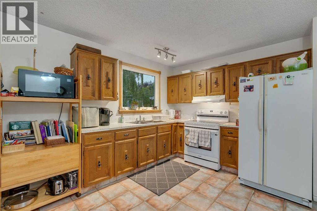 Single Family House 4 Level for Sale in   Avenue NE Rundle Calgary 