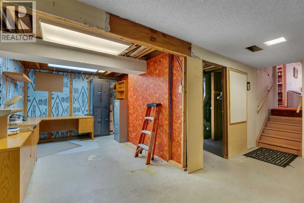 Single Family House 4 Level for Sale in   Avenue NE Rundle Calgary 