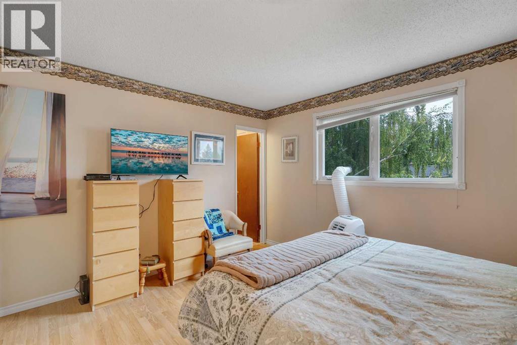 Single Family House 4 Level for Sale in   Avenue NE Rundle Calgary 