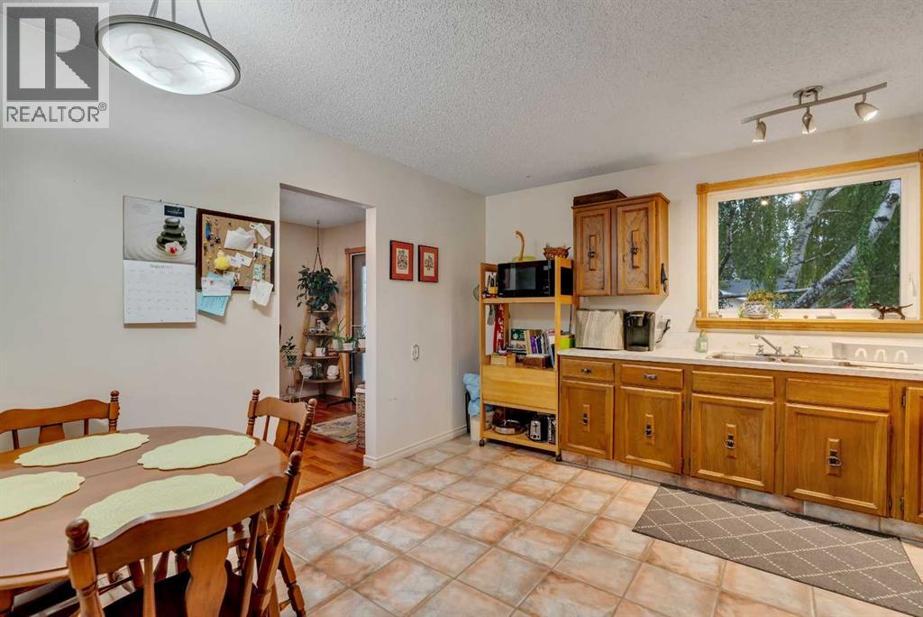 Single Family House 4 Level for Sale in   Avenue NE Rundle Calgary 