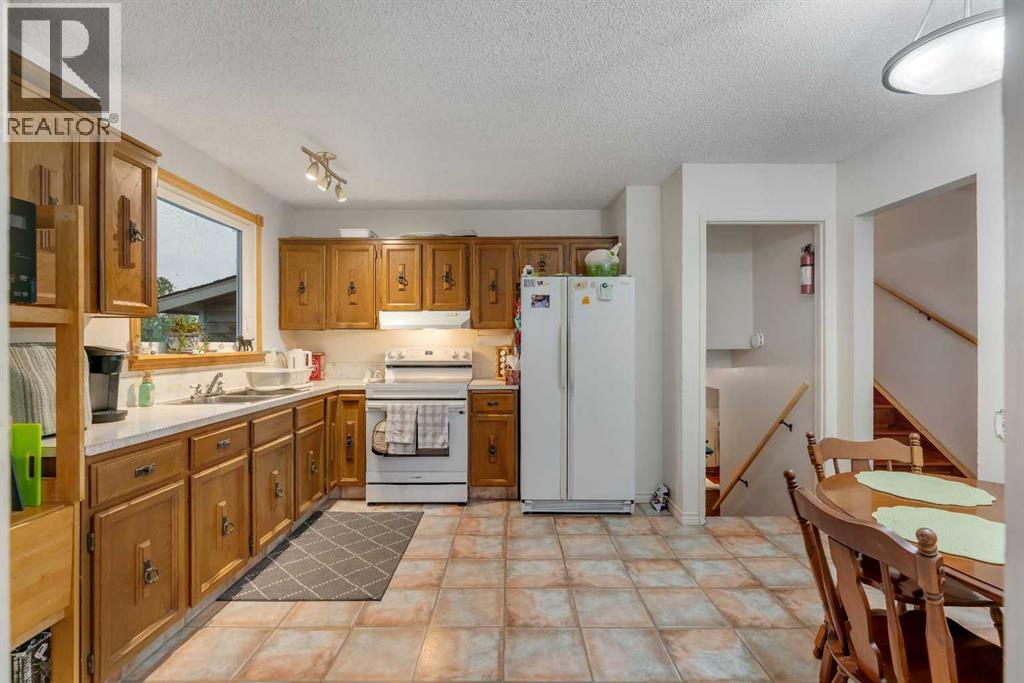 Single Family House 4 Level for Sale in   Avenue NE Rundle Calgary 