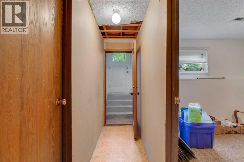 Single Family House 4 Level for Sale in   Avenue NE Rundle Calgary 