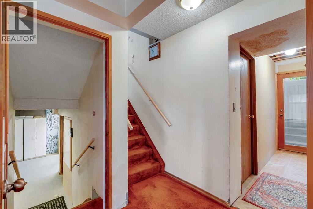 Single Family House 4 Level for Sale in   Avenue NE Rundle Calgary 