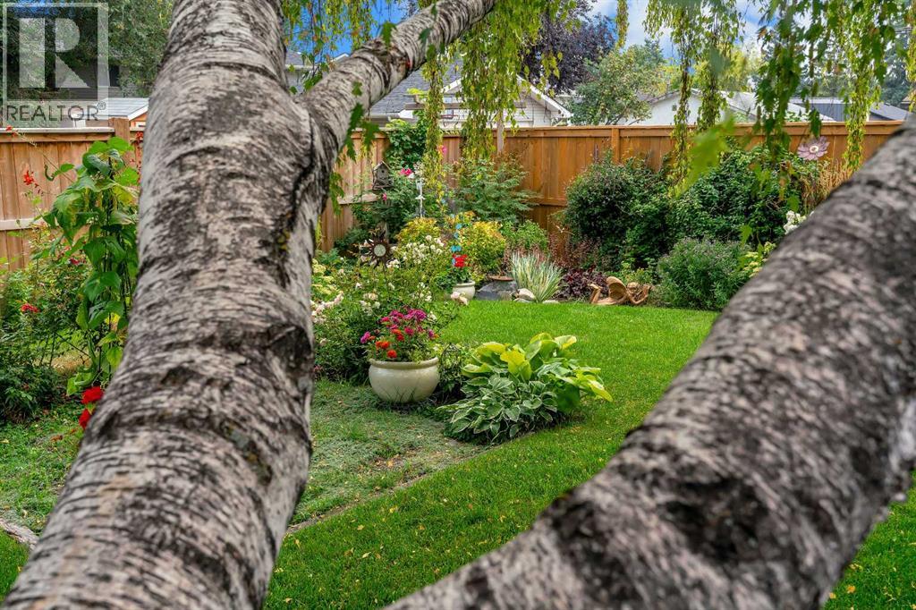 Single Family House 4 Level for Sale in   Avenue NE Rundle Calgary 