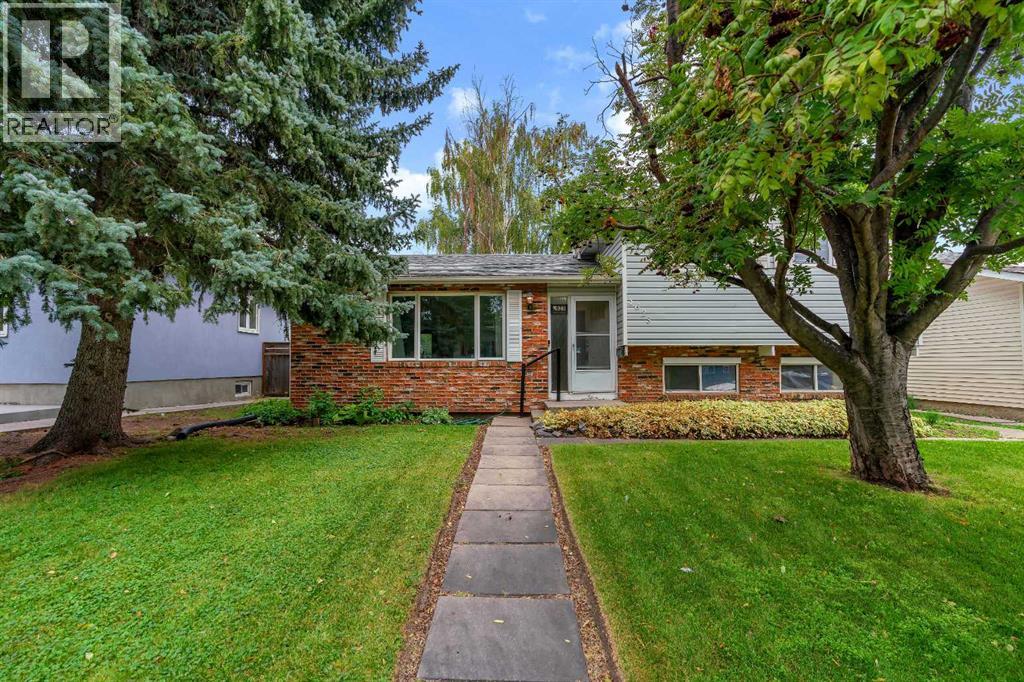 Single Family House 4 Level for Sale in   Avenue NE Rundle Calgary 