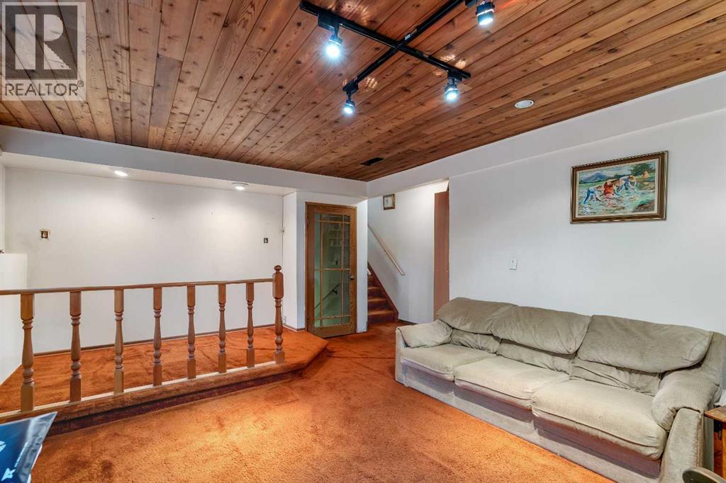 Single Family House 4 Level for Sale in   Avenue NE Rundle Calgary 