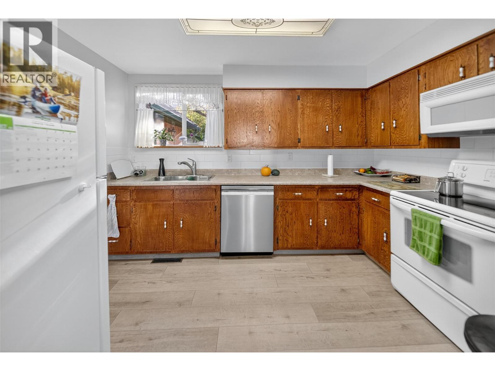 532 6th Avenue, Fernie