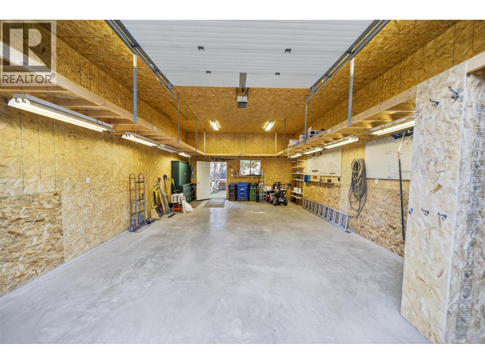 532 6th Avenue, Fernie