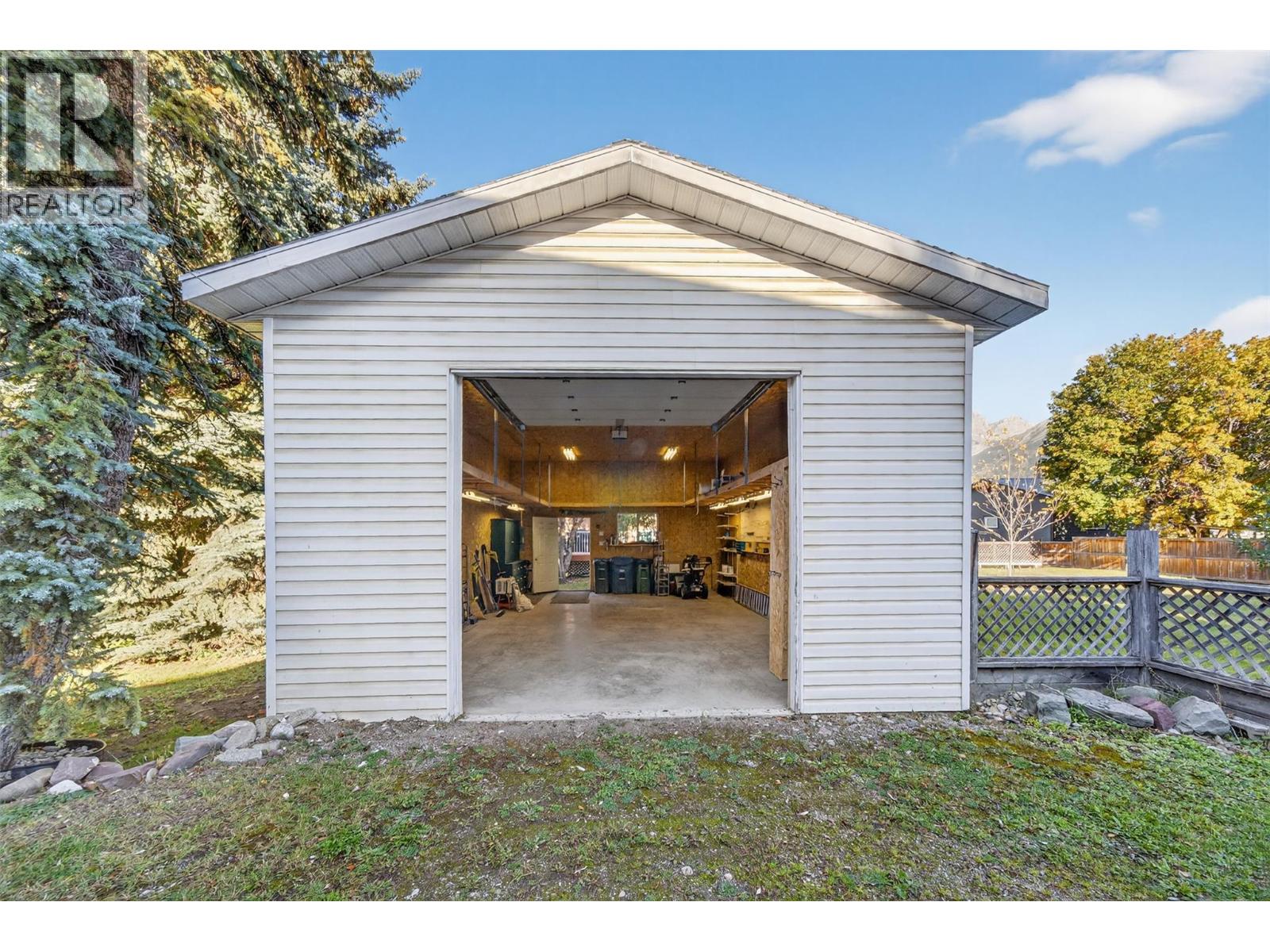 532 6th Avenue, Fernie