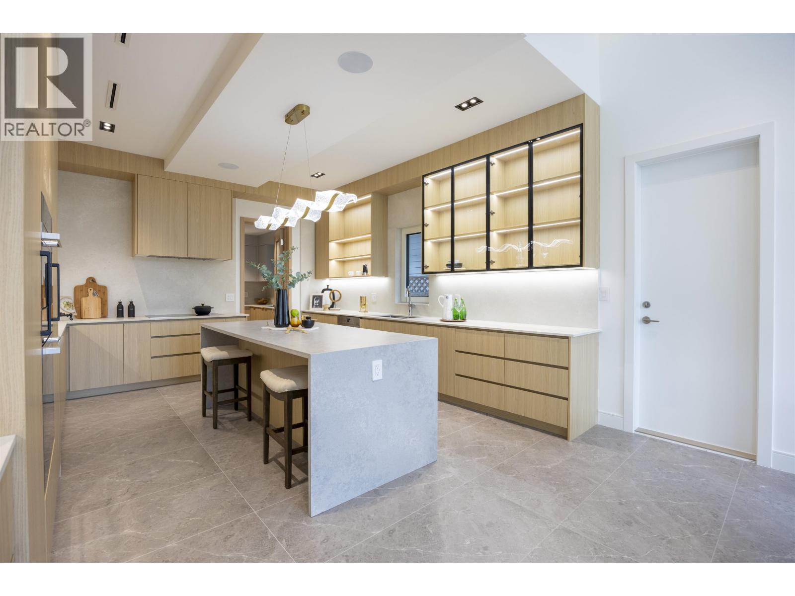 9240 SAUNDERS Road, Richmond