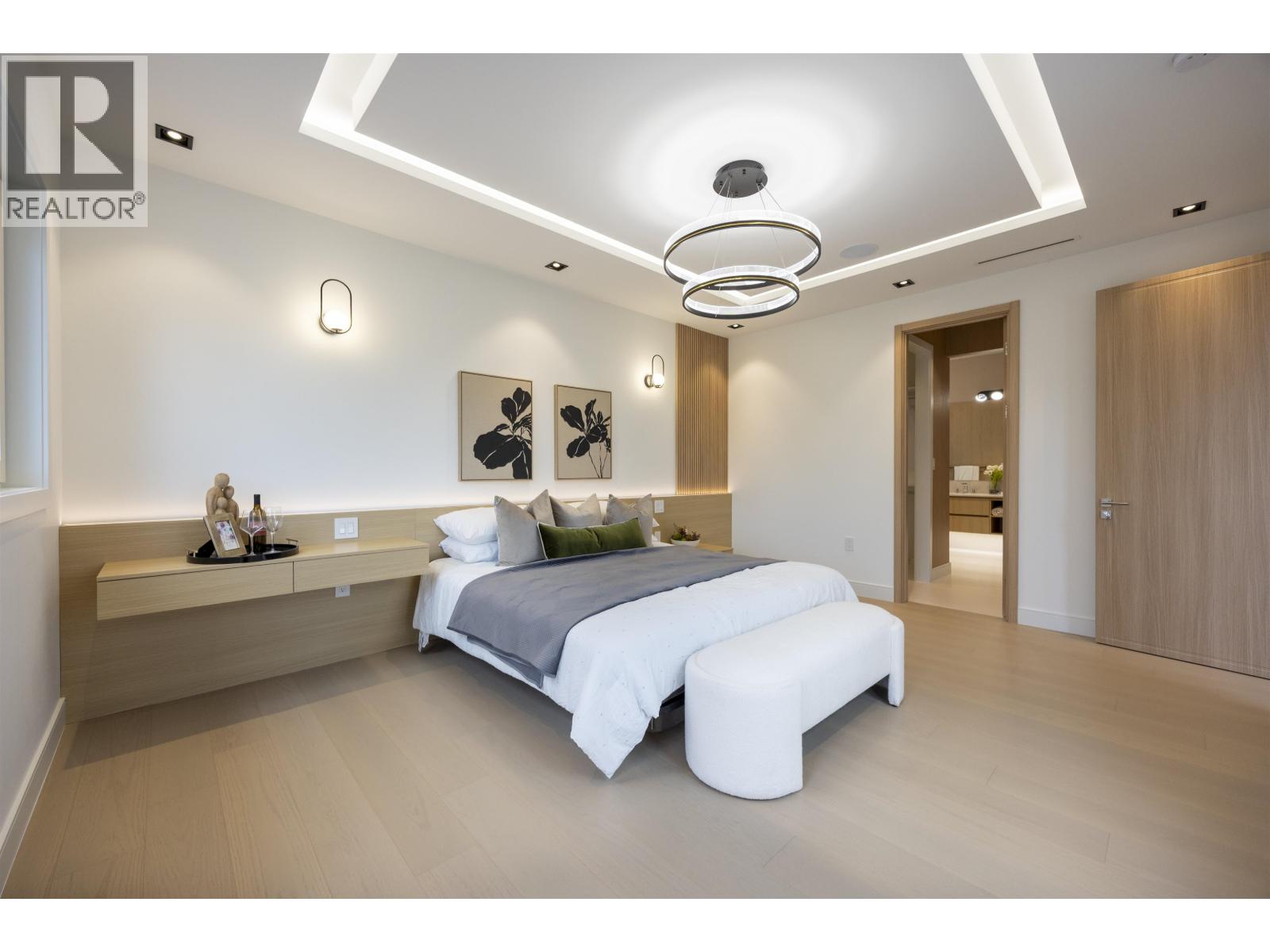 9240 SAUNDERS Road, Richmond