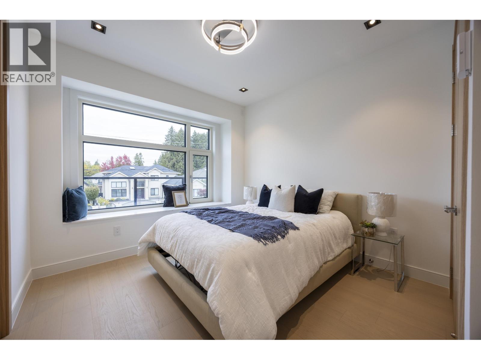 9240 SAUNDERS Road, Richmond