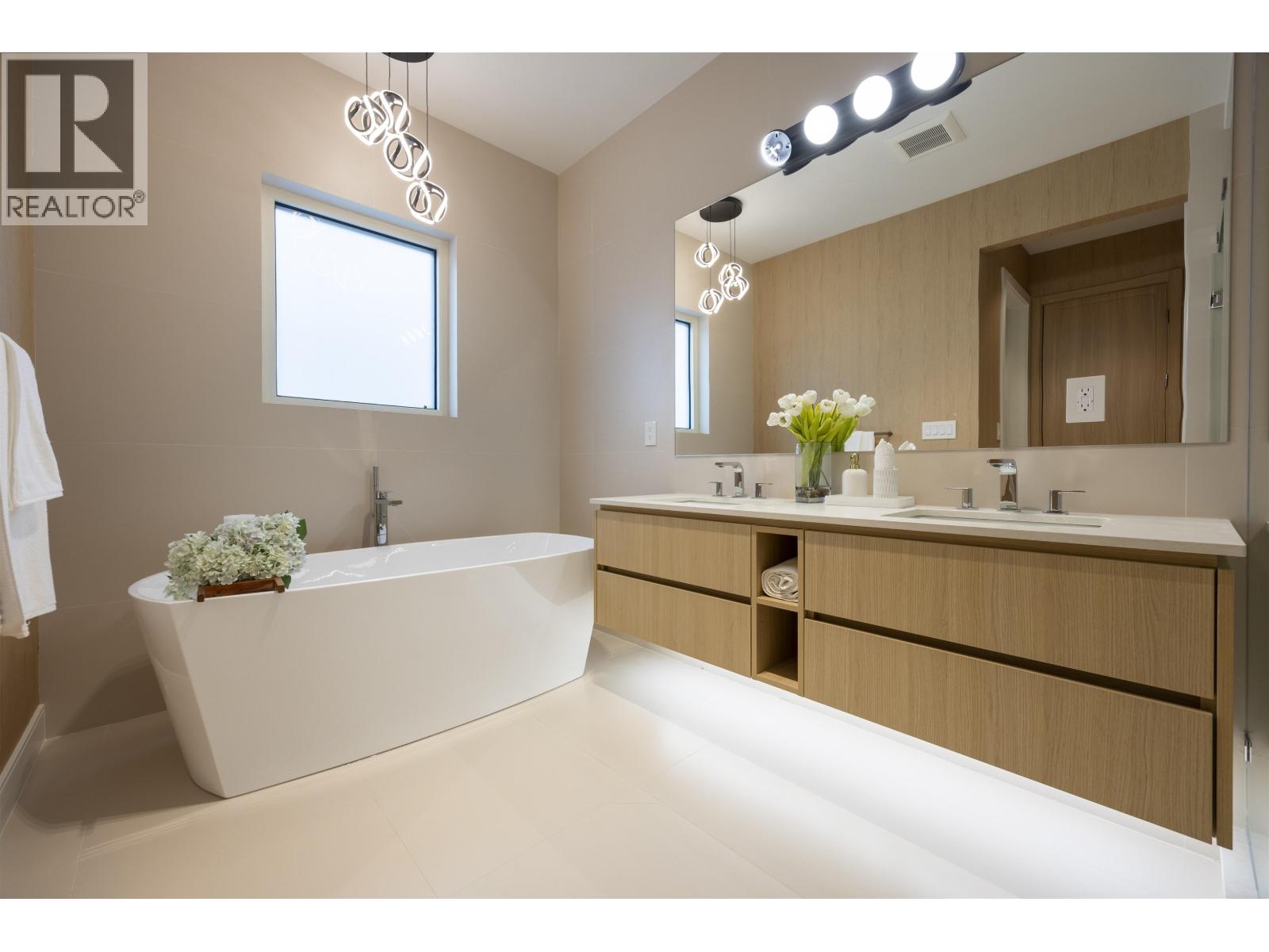 9240 SAUNDERS Road, Richmond