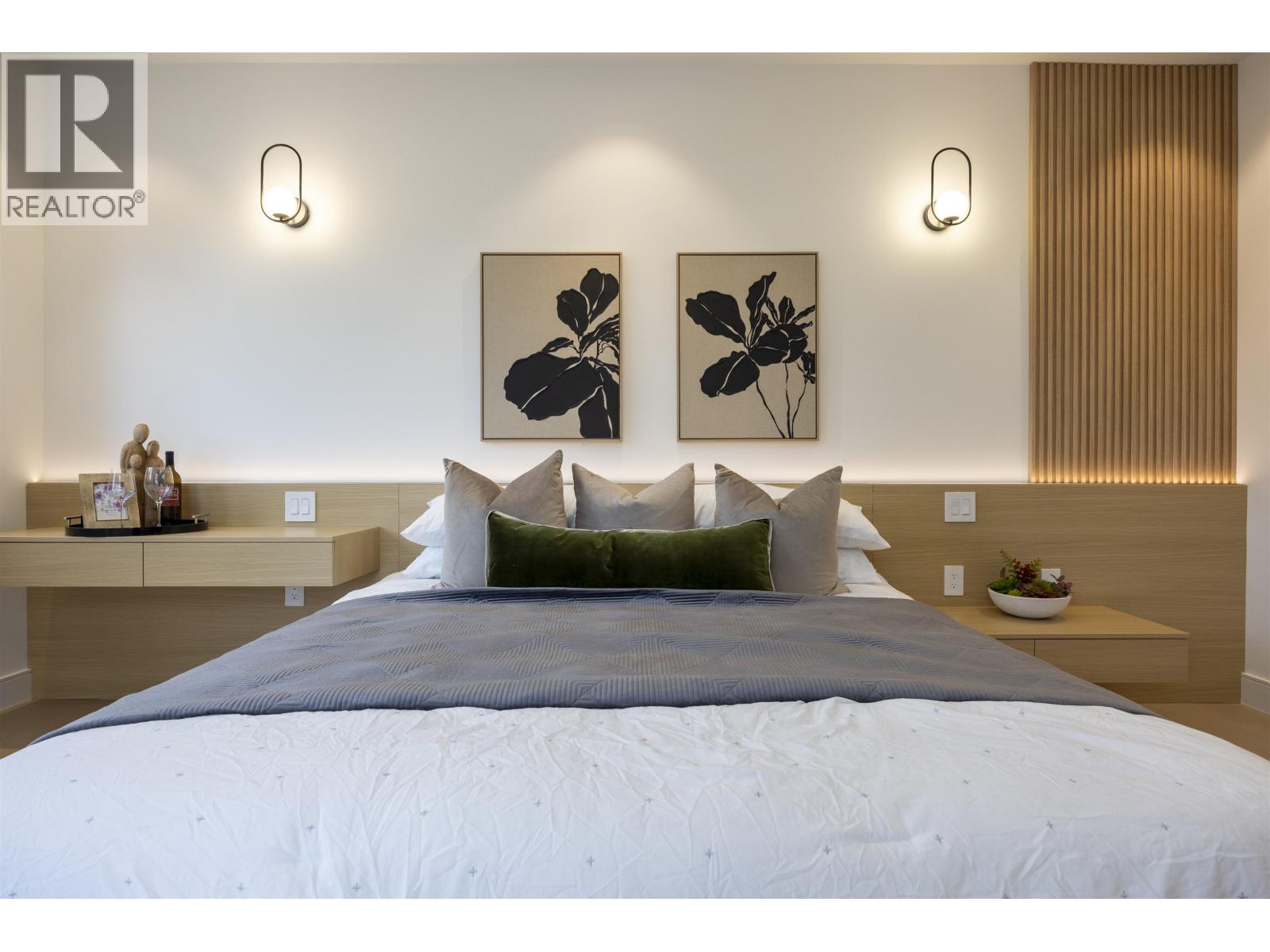 9240 SAUNDERS Road, Richmond