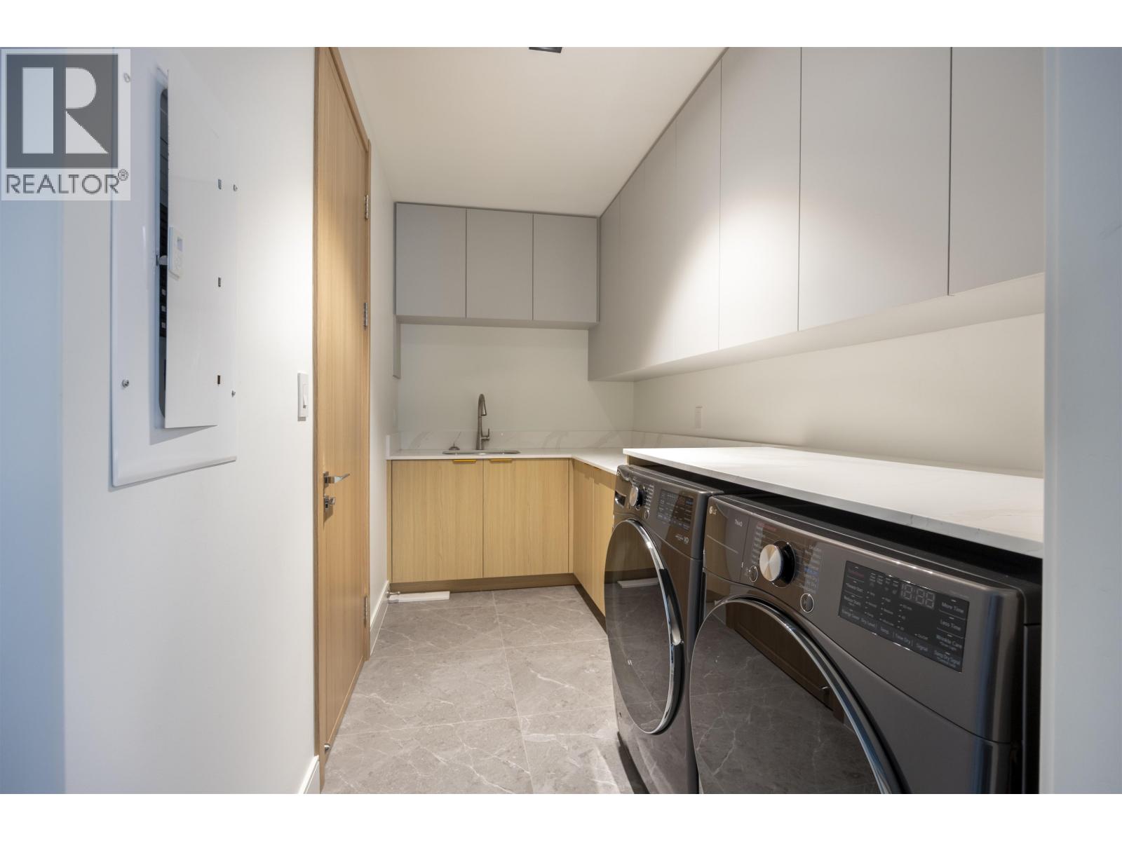 9240 SAUNDERS Road, Richmond