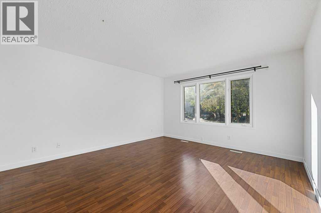 Single Family House for Sale in  Pineset Place NE Pineridge Calgary 