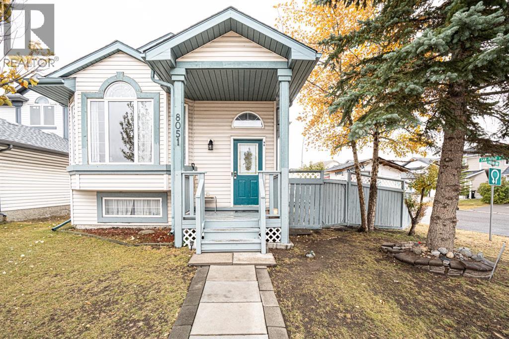 Single Family House 4 Level for Sale in  Laguna Way NE Monterey Park Calgary 