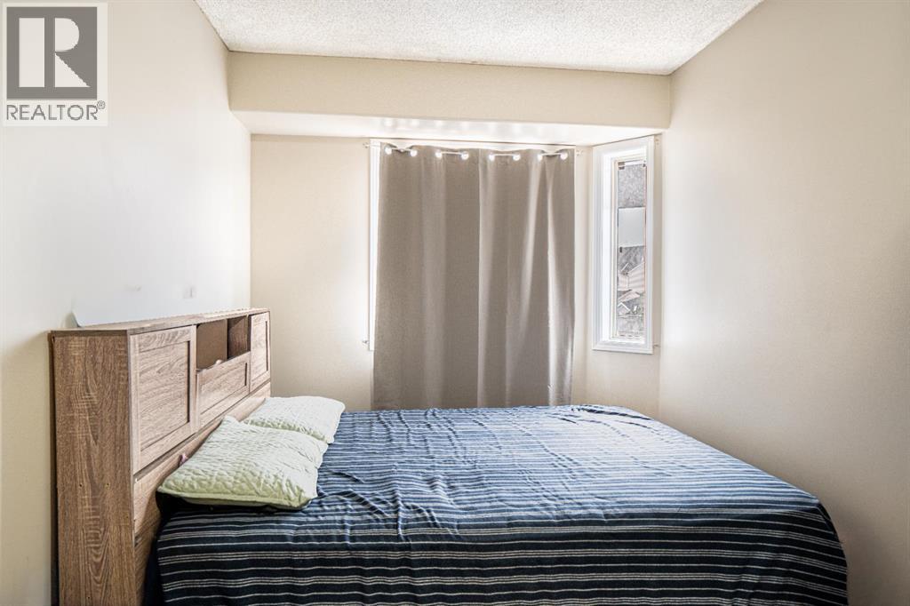 Single Family House 4 Level for Sale in  Laguna Way NE Monterey Park Calgary 