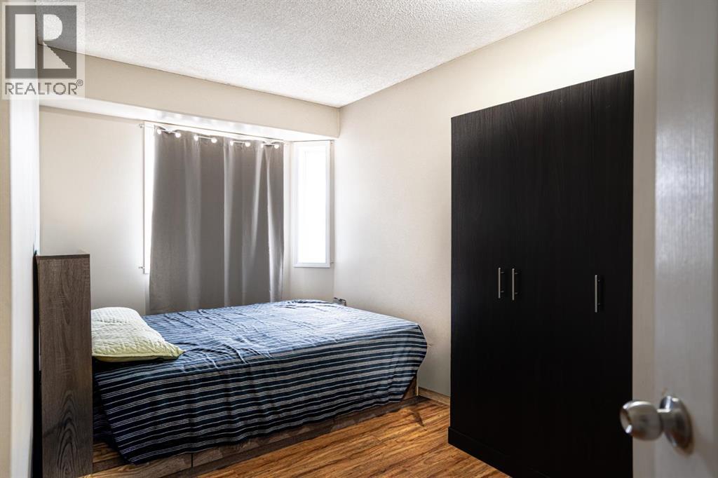 Single Family House 4 Level for Sale in  Laguna Way NE Monterey Park Calgary 