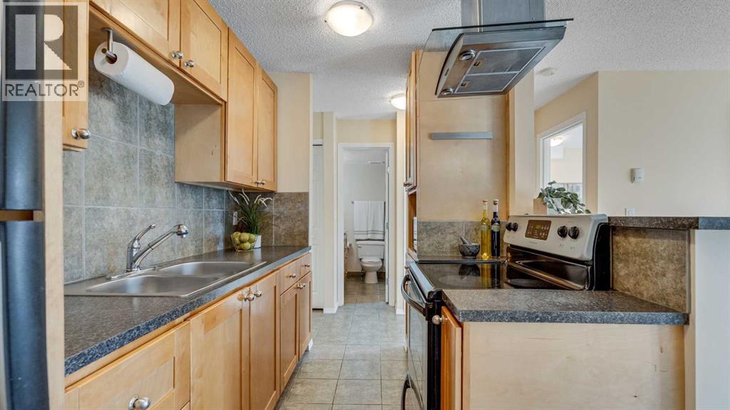 Single Family House for Sale in    Avenue SW Sunalta Calgary 