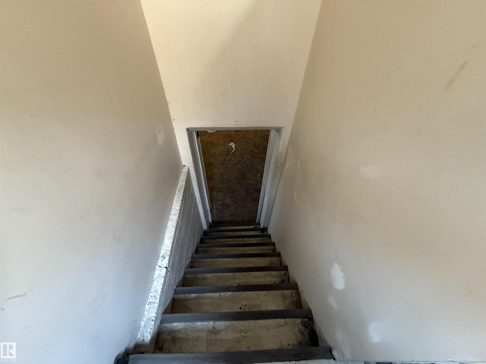 Single Family House for Sale in   ST NW Edmonton 