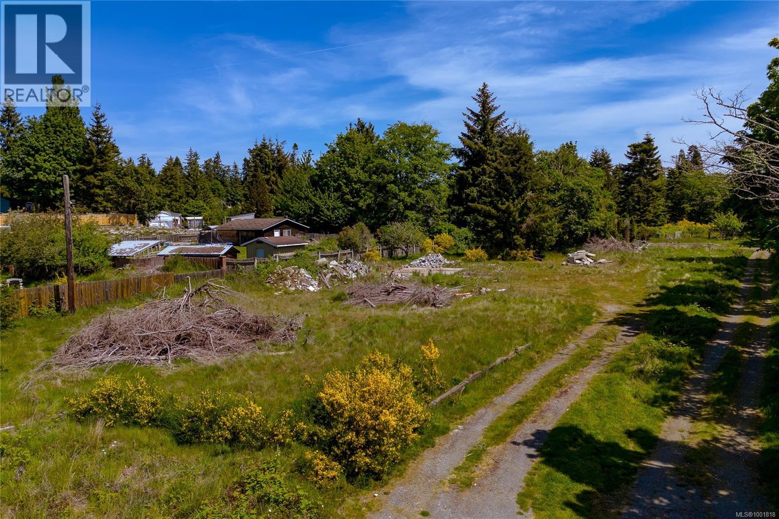  2033 Maple Avenue, Sooke