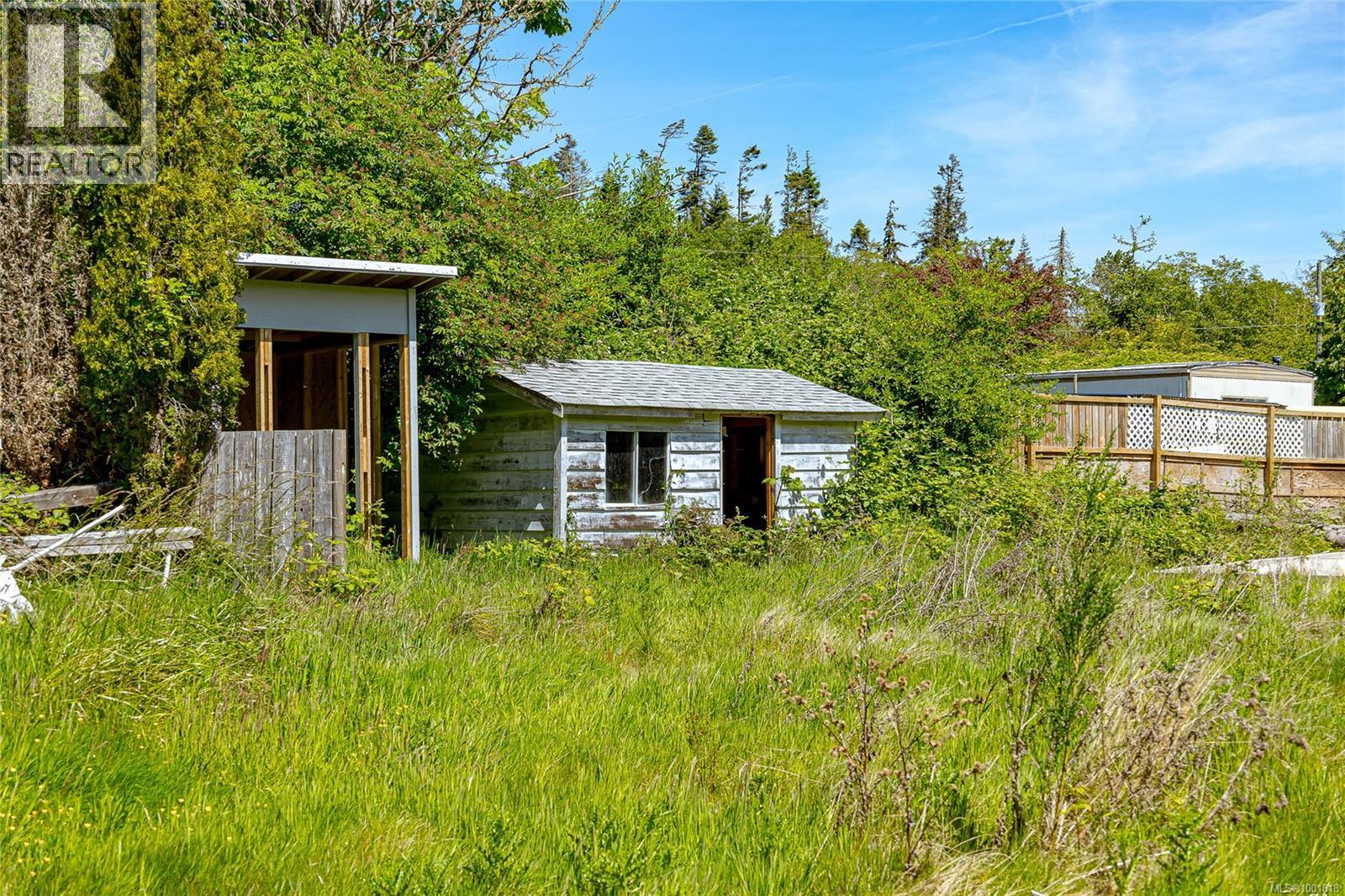  2033 Maple Avenue, Sooke