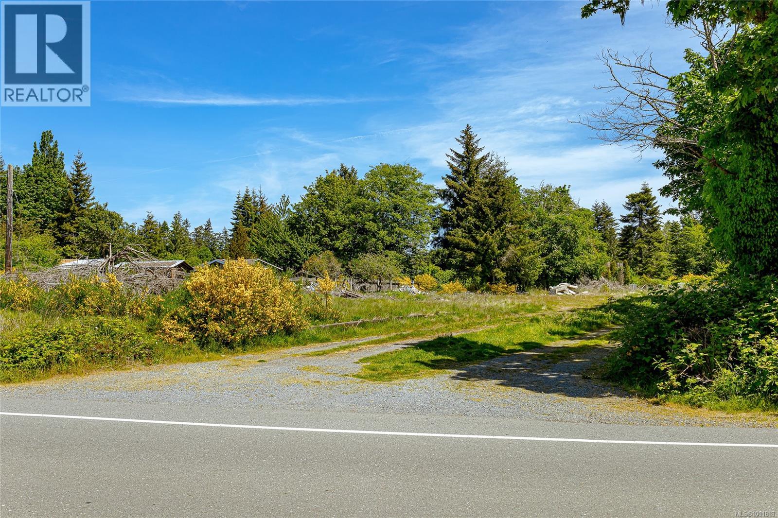  2033 Maple Avenue, Sooke