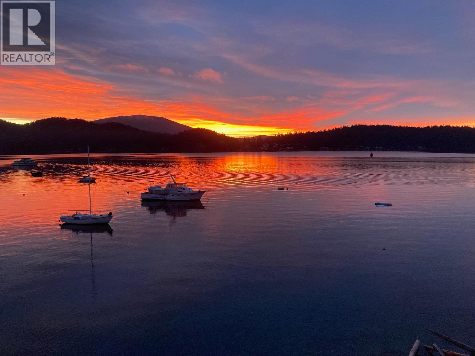 484 MARINE DRIVE, Gibsons