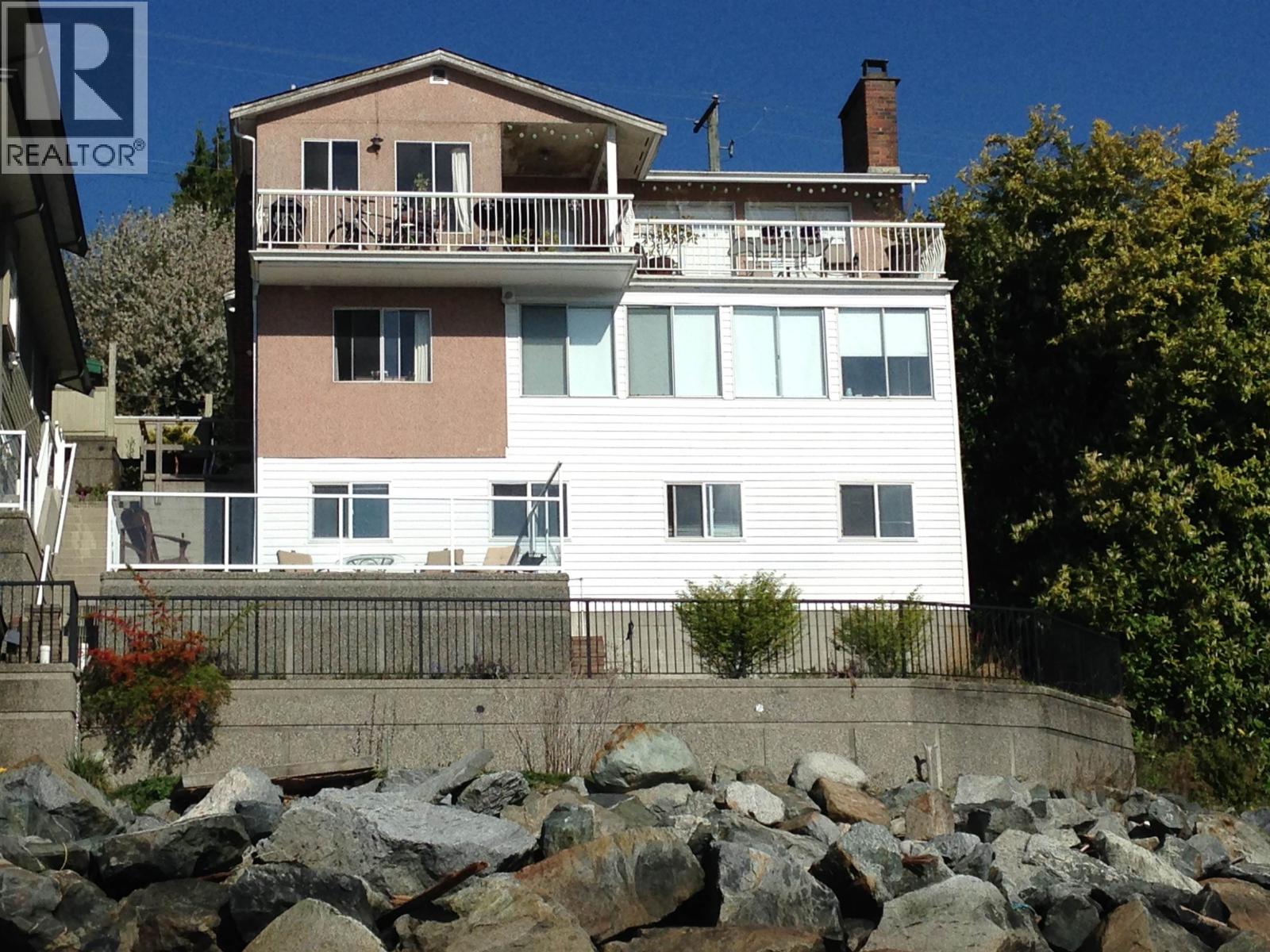 484 MARINE DRIVE, Gibsons