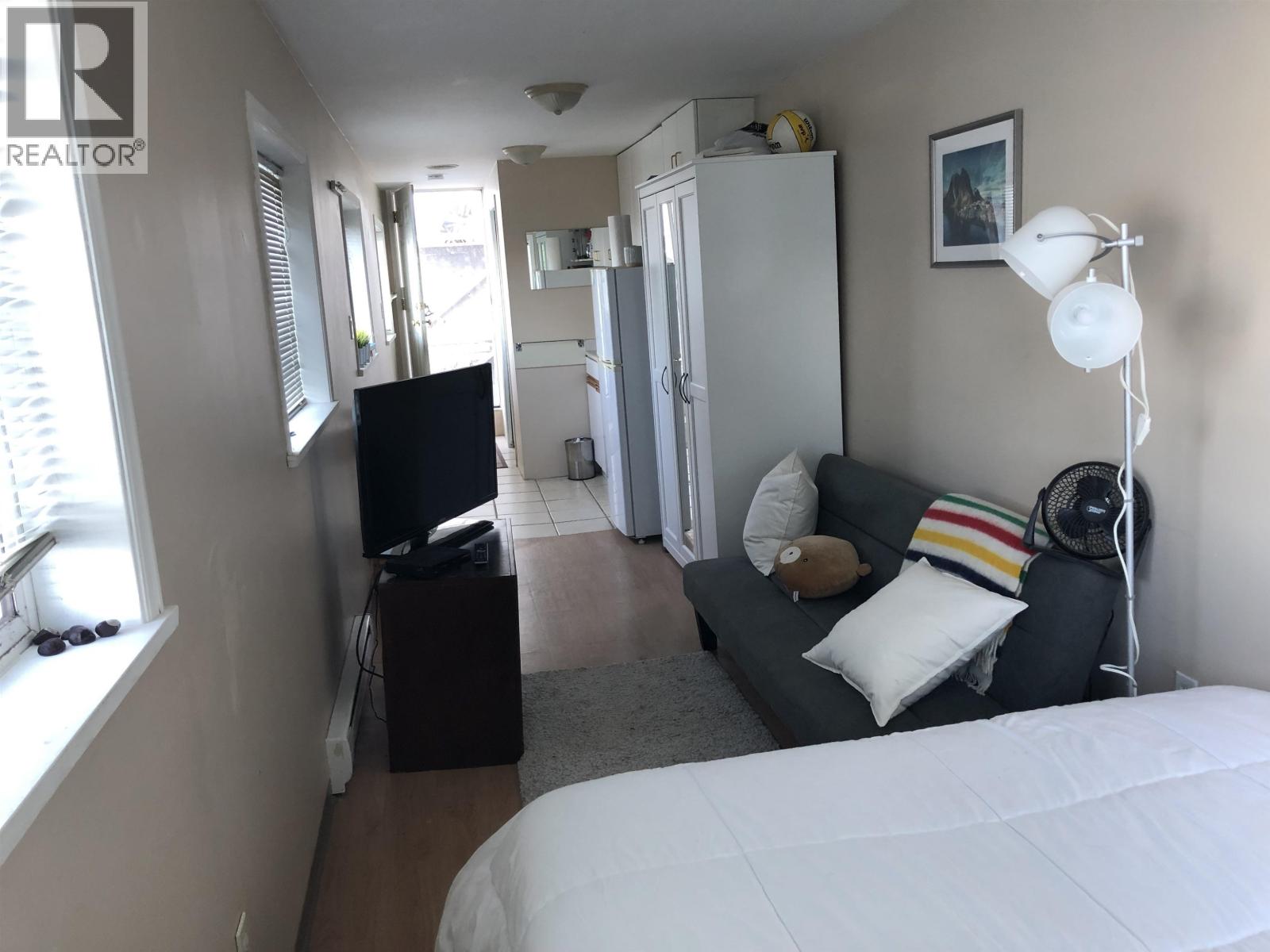 484 MARINE DRIVE, Gibsons