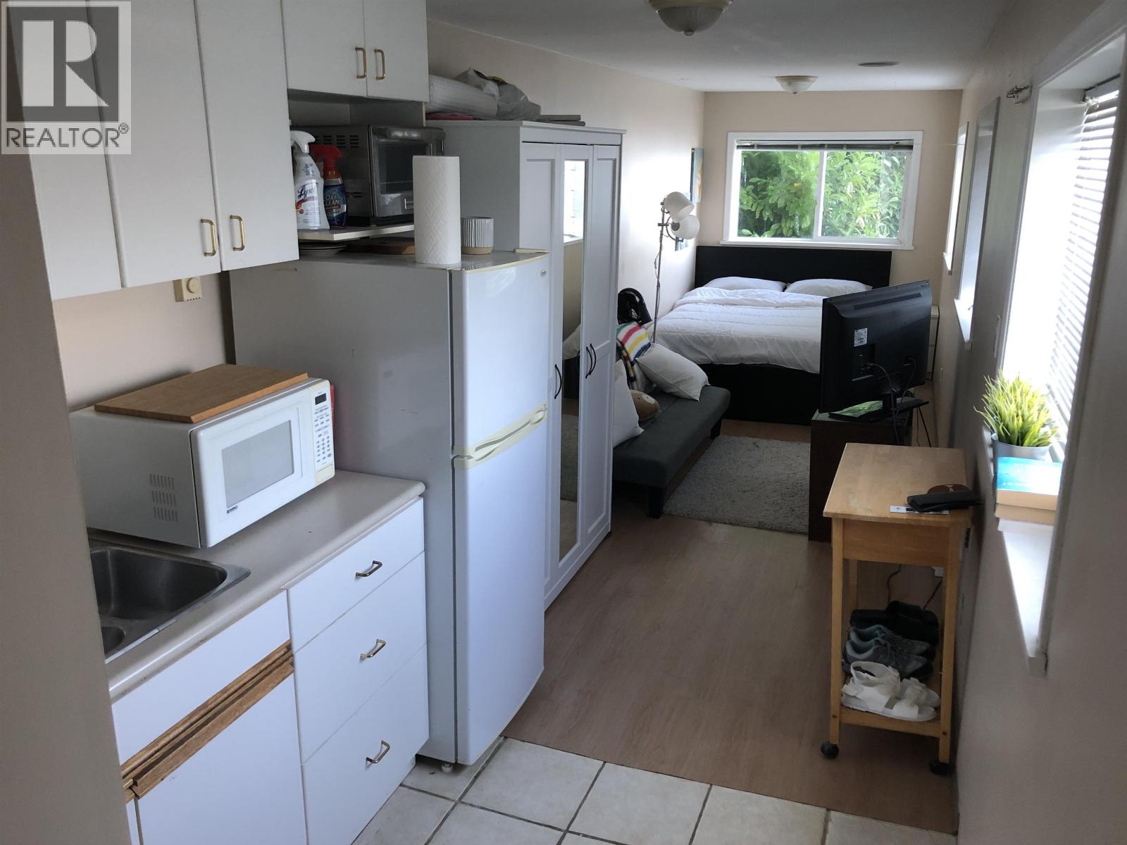 484 MARINE DRIVE, Gibsons